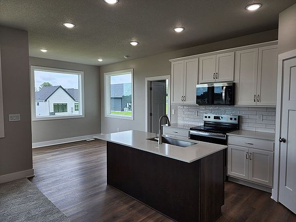 5th image of 908 Lakin Foundation Blvd