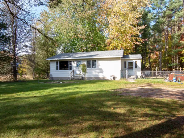 1060 W Tyler Rd, Muskegon, MI 49445