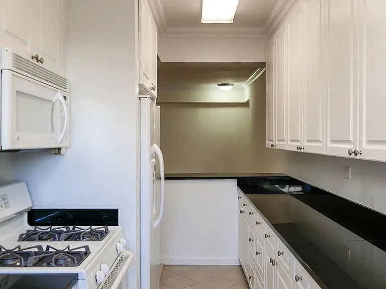 40 E 89th St #9D — Photo 8