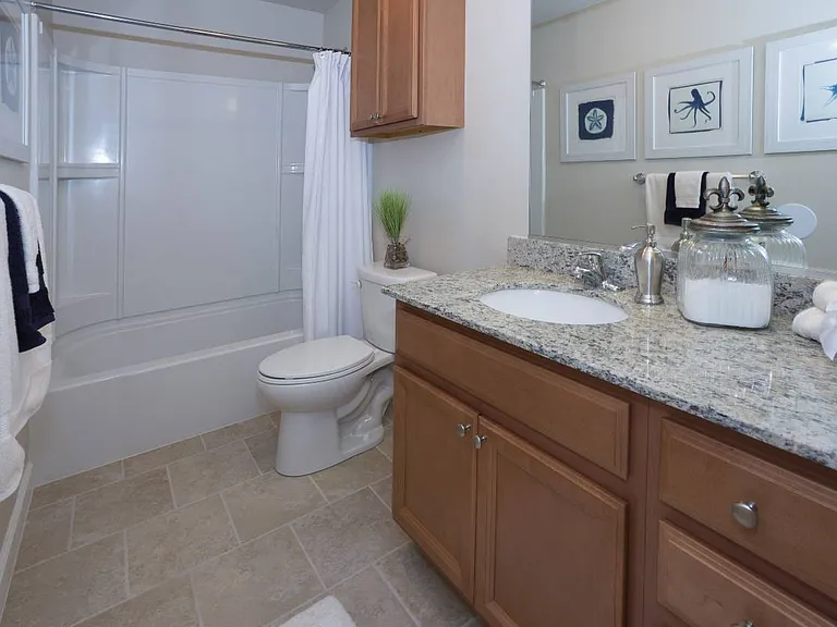 Bridgewater Apartments — Photo 19