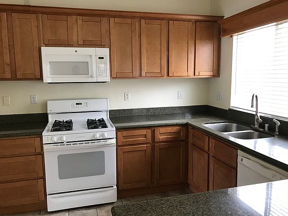 5th image of 5081 Salon Dr