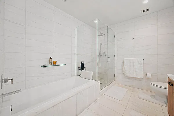 Bathroom, photo 3
