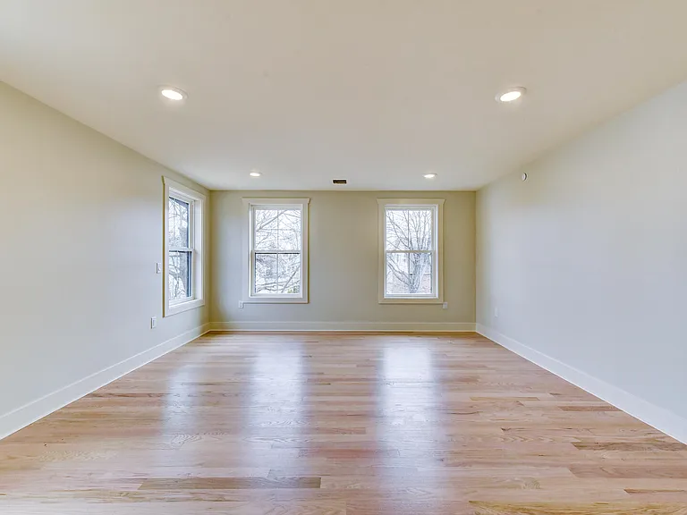 48 Walnut St #1 — Photo 33