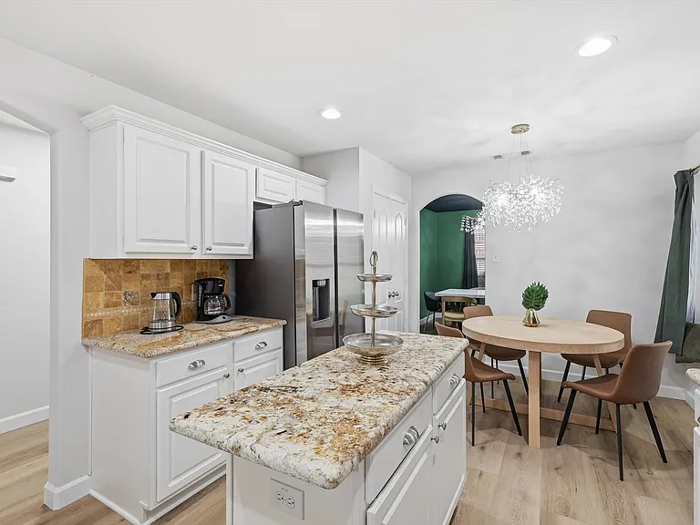 2831 Rosewood Blvd — Photo 11