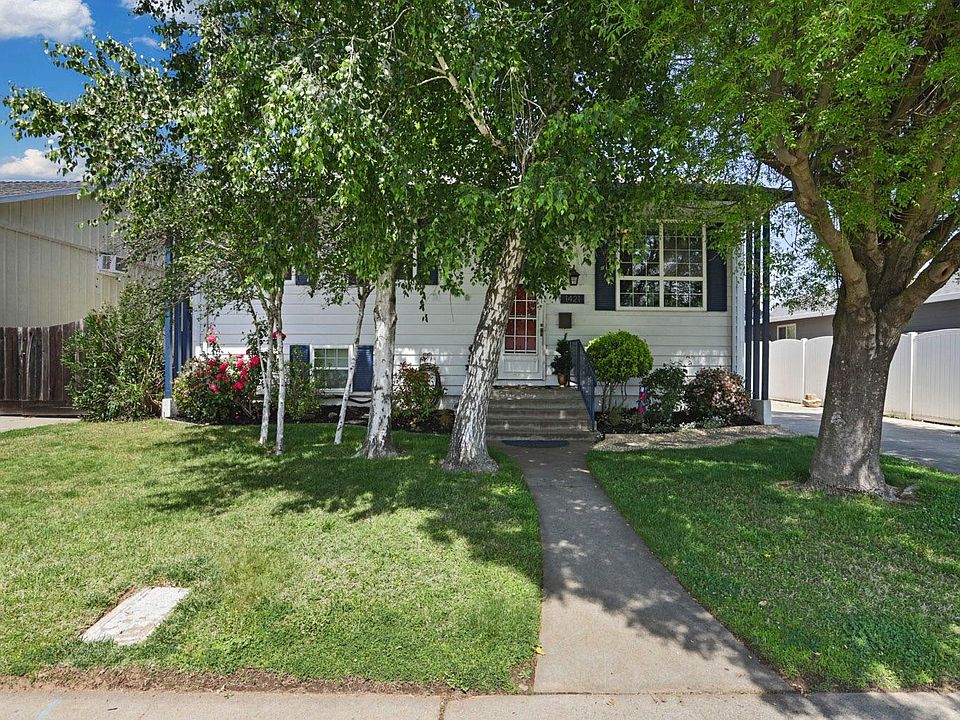 2nd image of 1421 Park St