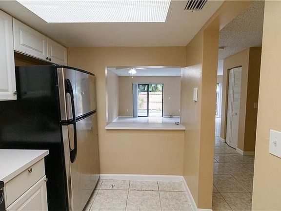 4th image of 10787 Royal Palm Blvd