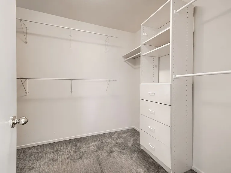 950 Sweeping Vine Ave — Photo 16