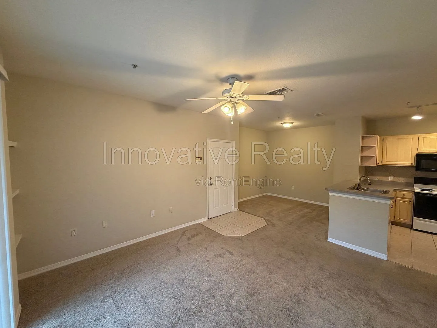 2 bed, 1.0 bath, 898 sqft, $1,495 — Photo 2