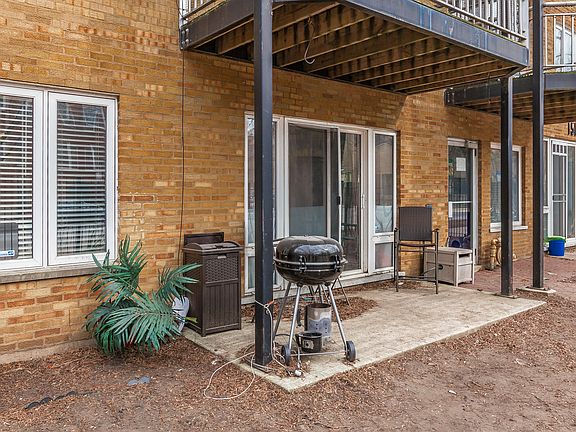 2nd image of 1514 W Pratt Blvd APT 1A