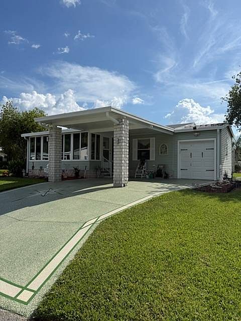 1st image of 692 Tulip Cir E