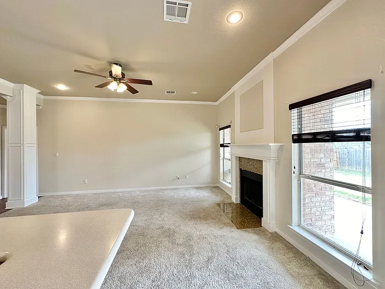 705 Marshall Dr — Photo 8
