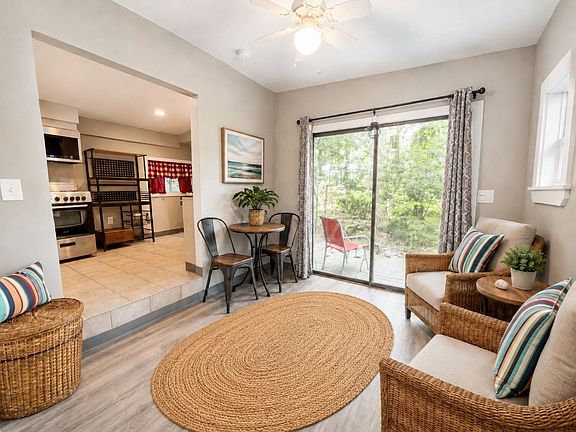 4th image of 33 Wareham St #11