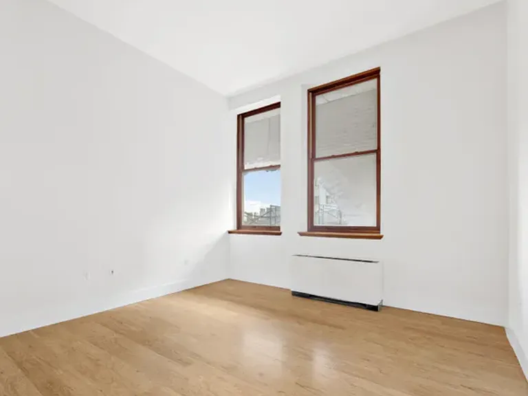 305 2nd Ave #Penthouse 1001 — Photo 11