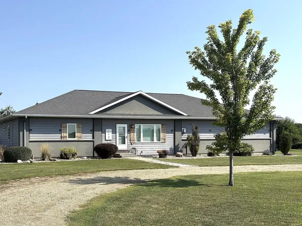 112 Spring Meadow Rd, Yankton, SD 57078