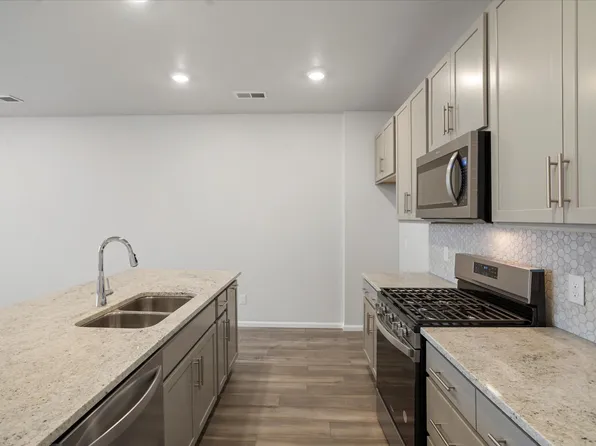 The Orchard Plan, Horizon Uptown: The Meadow Collection