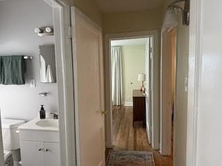 3rd image of 932 Walling St