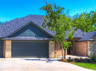 9070 Oak Tree Cir, Edmond, OK 73025