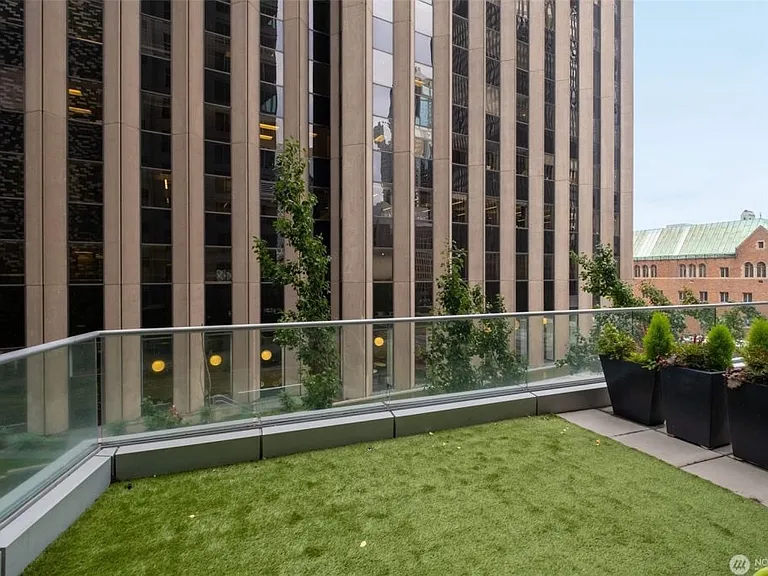 909 5th Ave #2301 — Photo 35