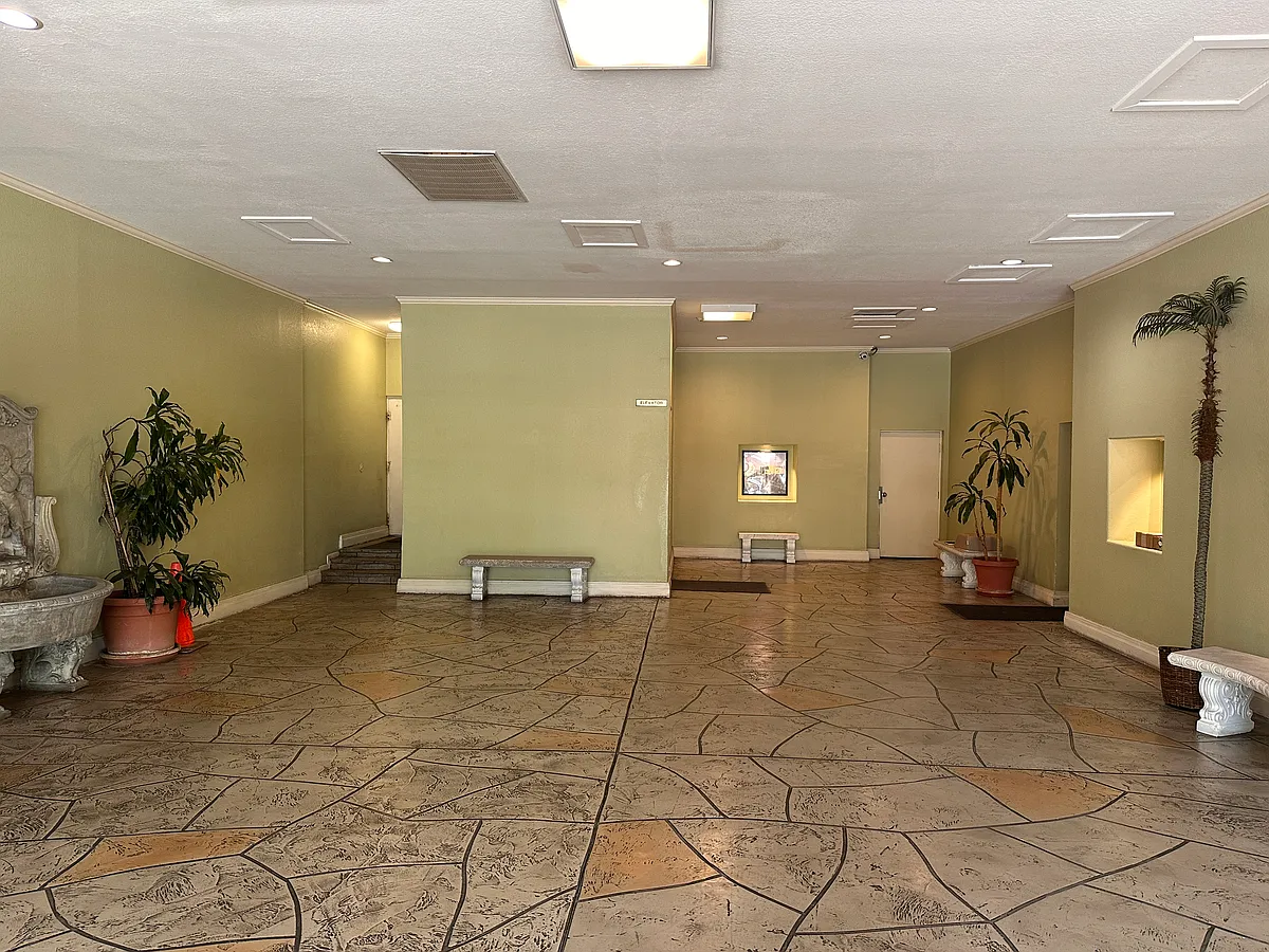 Building Photo - 6140 Monterey Rd #321