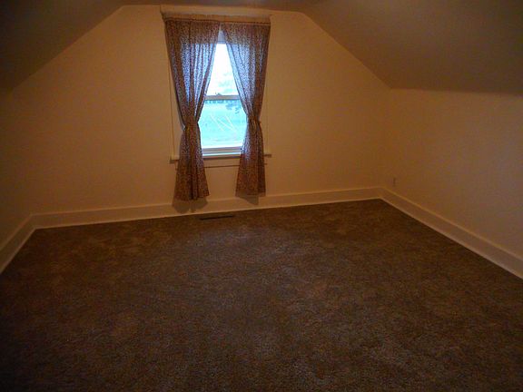 west bedroom up