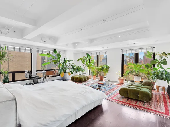 334 Grand Street image 10 of 24