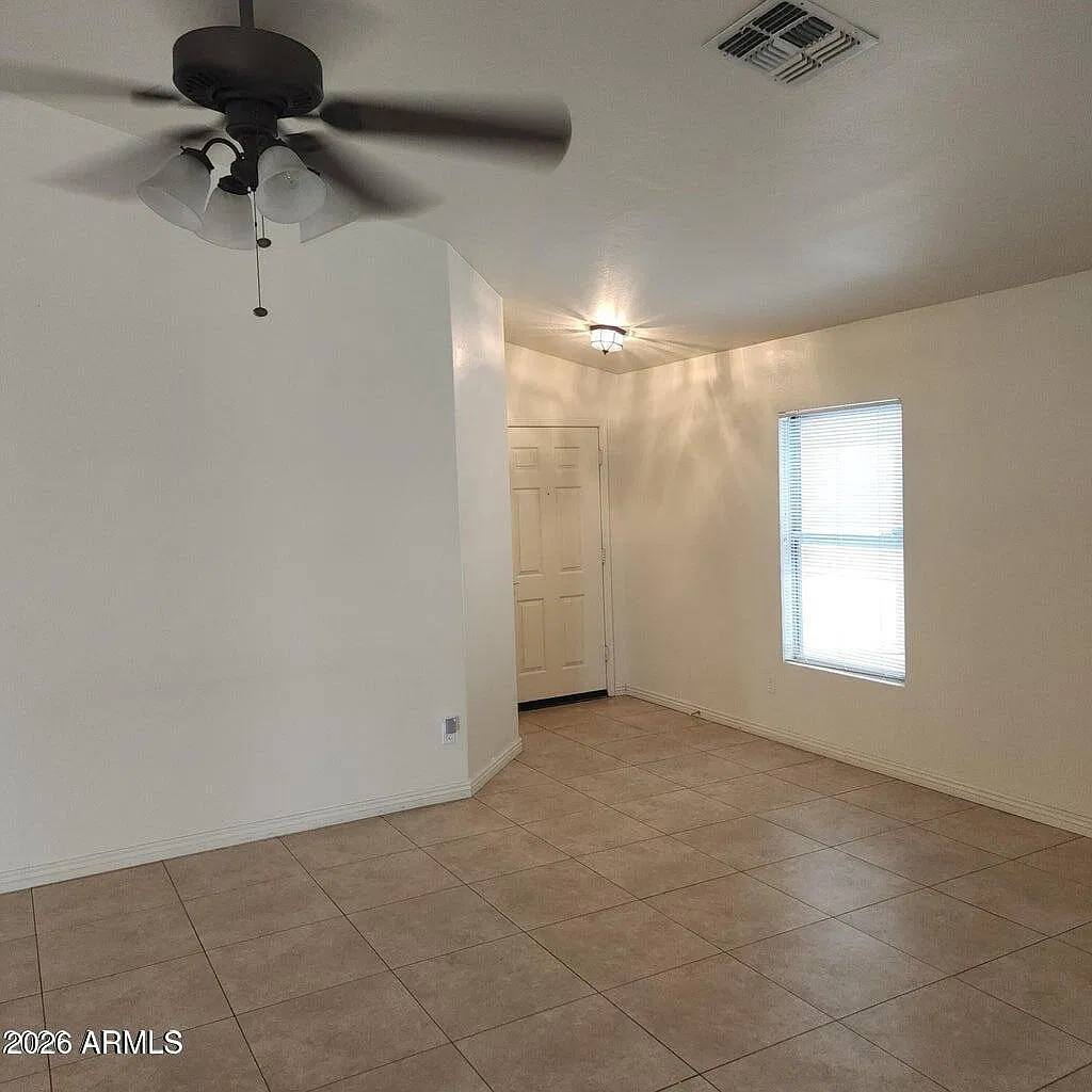 4 bed, 2.0 bath, 1615 sqft, $1,800 — Photo 3