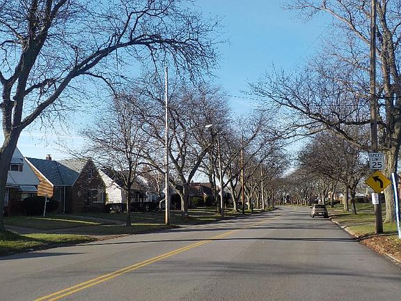 4th image of 15106 Judson Dr