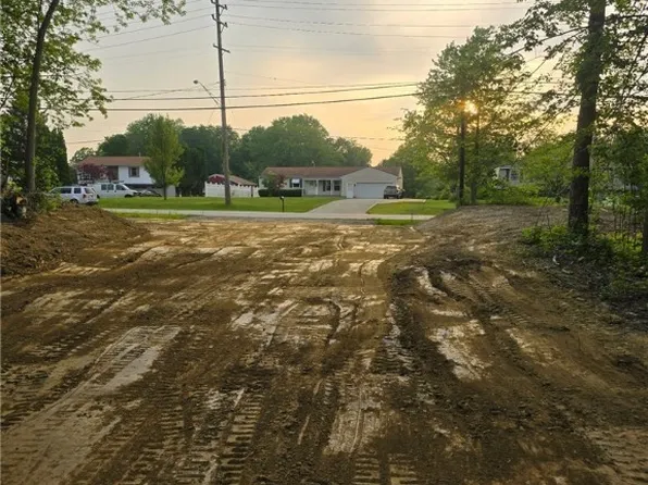 Austinburg Rd, Ashtabula, OH 44004