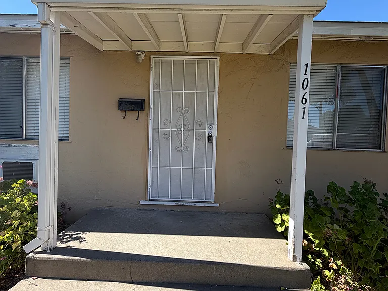 1061 E Monte Vista Ave — Photo 22