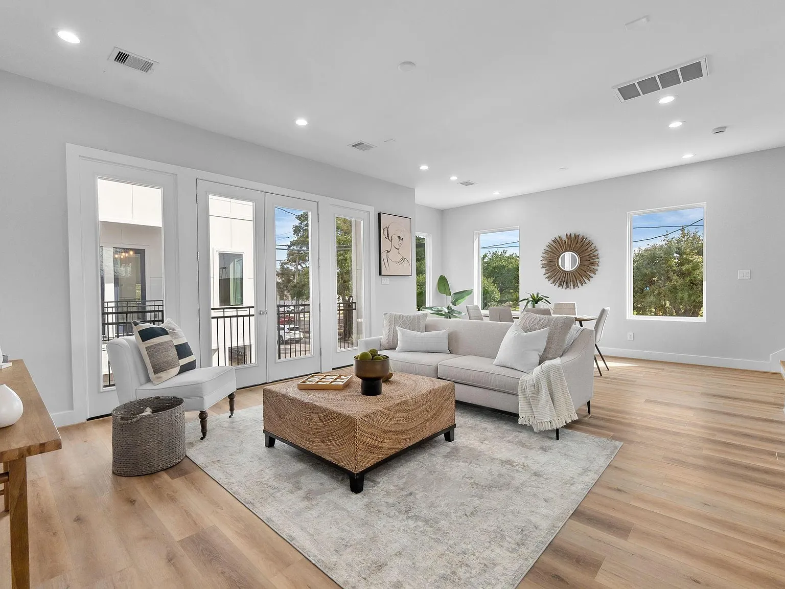 3 bed, 3.5 bath, 1886 sqft, $2,695 — Photo 4