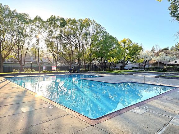 3rd image of 7518 Rosedale Ct