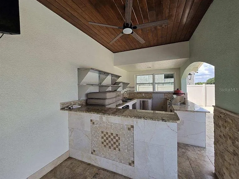 3927 E Eden Roc Cir — Photo 20