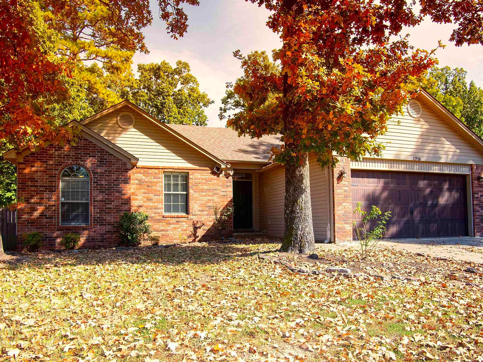 3 bed, 2.0 bath, 1330 sqft, $1,995 — Photo 1
