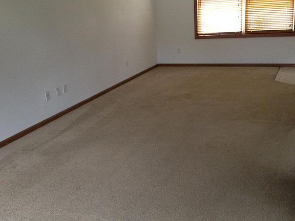 3rd image of 702 Highland Ct
