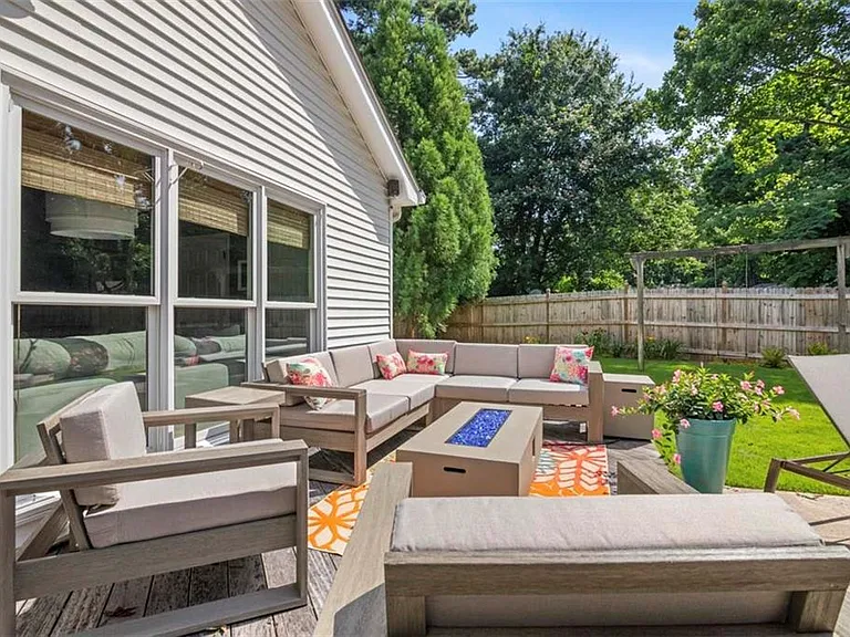 1213 Club Walk Dr NE — Photo 19