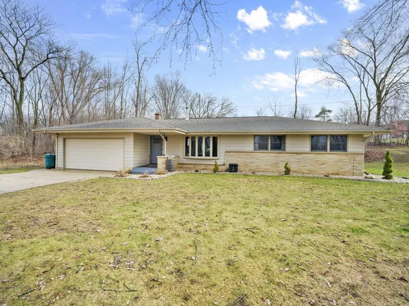 7354 Kettle Moraine DRIVE, West Bend, WI 53090