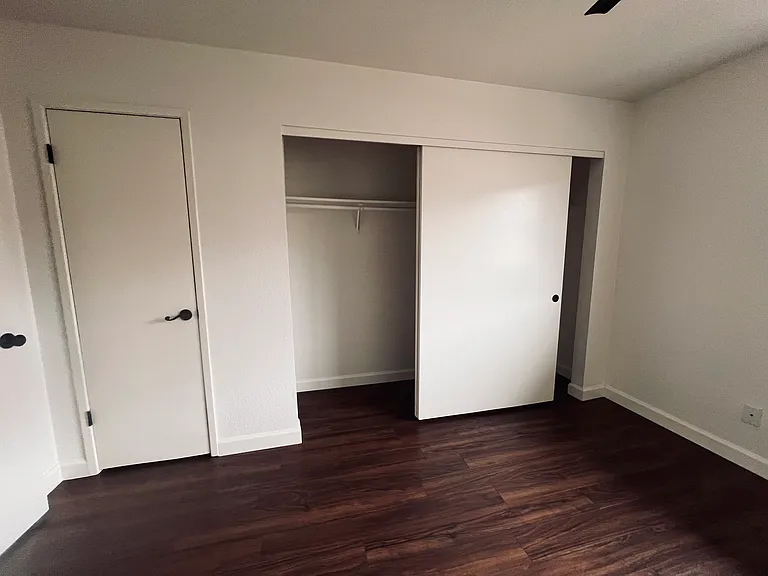 2425 La Brea Ct #2425 — Photo 17