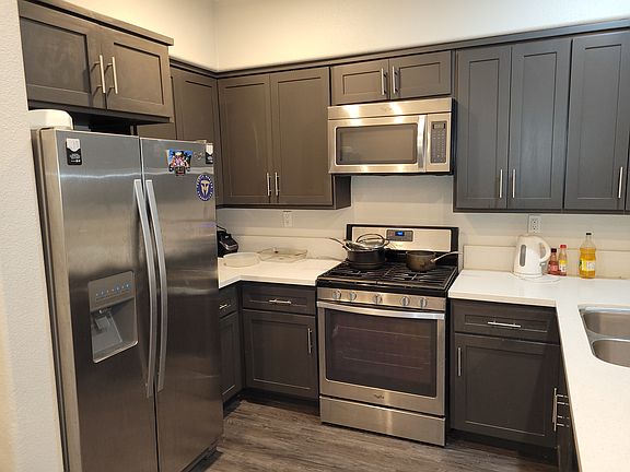 4th image of 4300 Newton Ave Unit 22