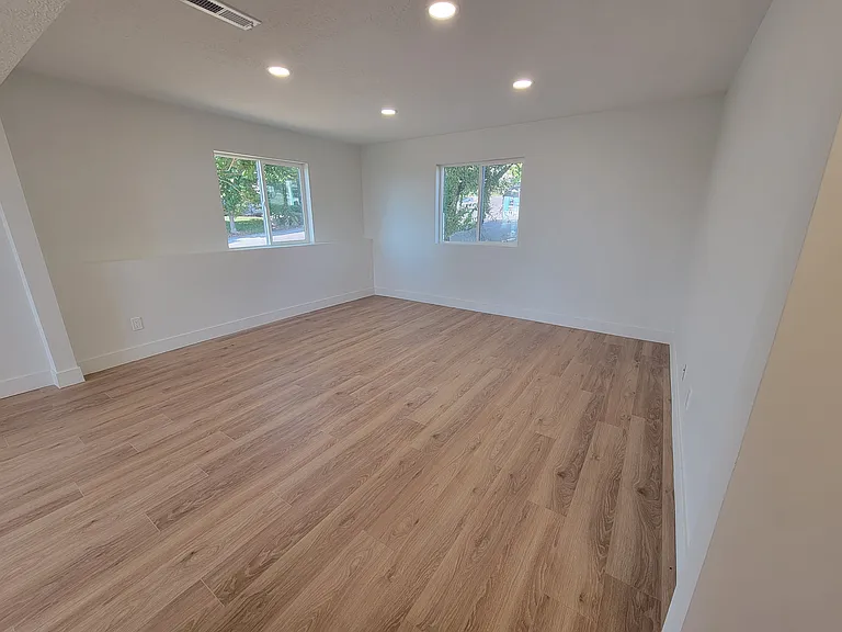 1754 California Ave — Photo 5