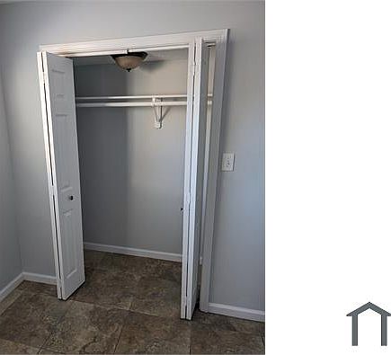2nd image of 905 19th St #8