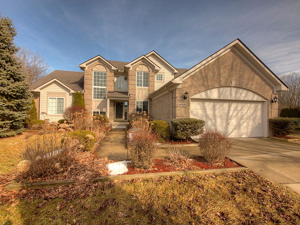 1st image of 2853 Greenlawn Ave