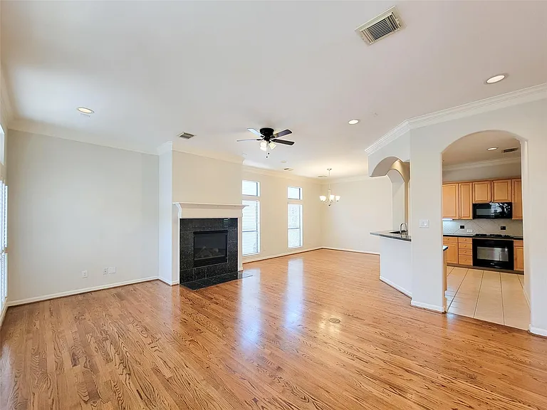 604 Reinerman St — Photo 11