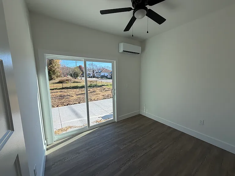 800 Engineer St #4 — Photo 9