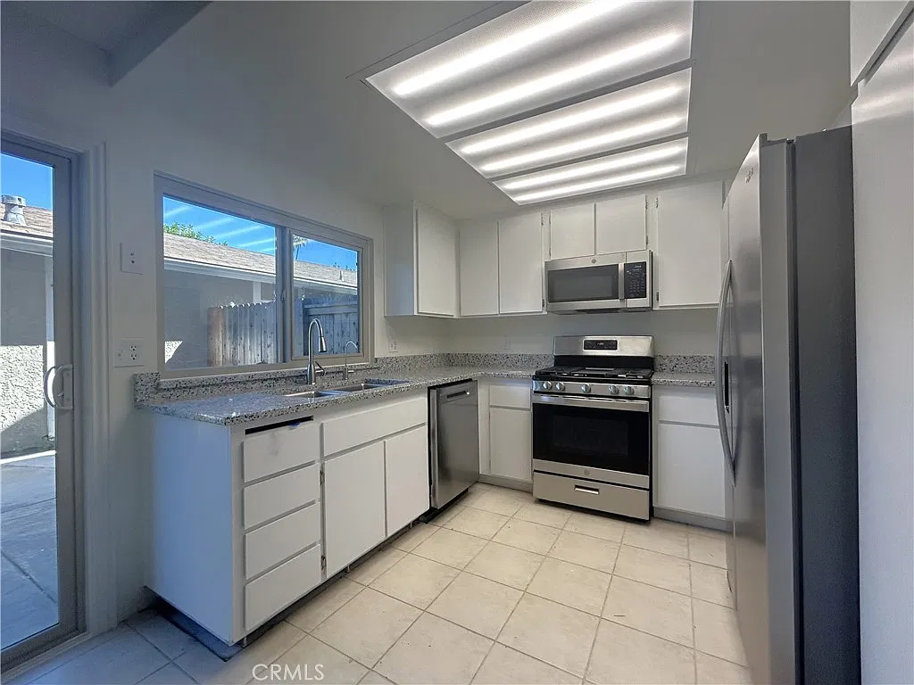 15202 Shadybend Dr — Photo 4