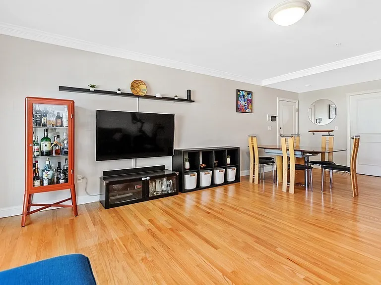 32 Common St #23 — Photo 8