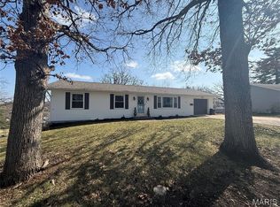 6 Fair Oaks Dr, Hannibal, MO