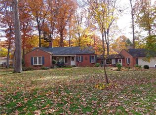 508 Oak Hill Dr, Grove City, PA 16127