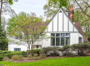 31 Sherwood Rd, Short Hills, NJ 07078