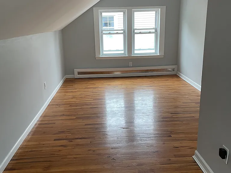 302 Oakford St — Photo 9