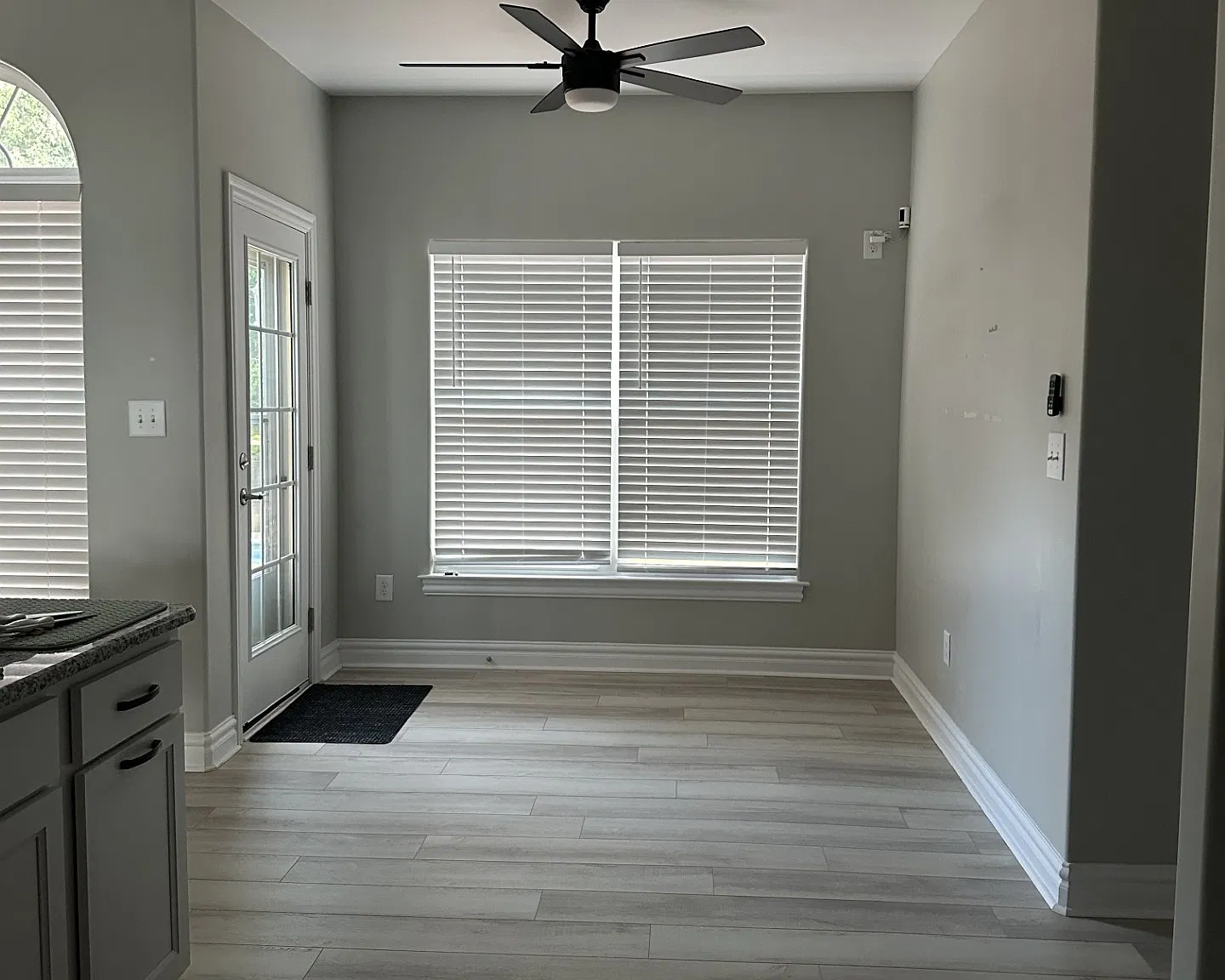 4 bed, 2300 sqft, $4,000 — Photo 3